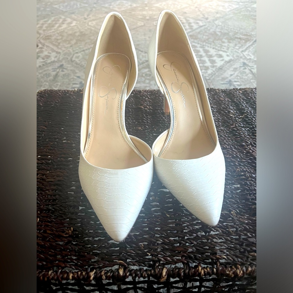 White Heels Nine West 9 Never worn 3.5” heel height